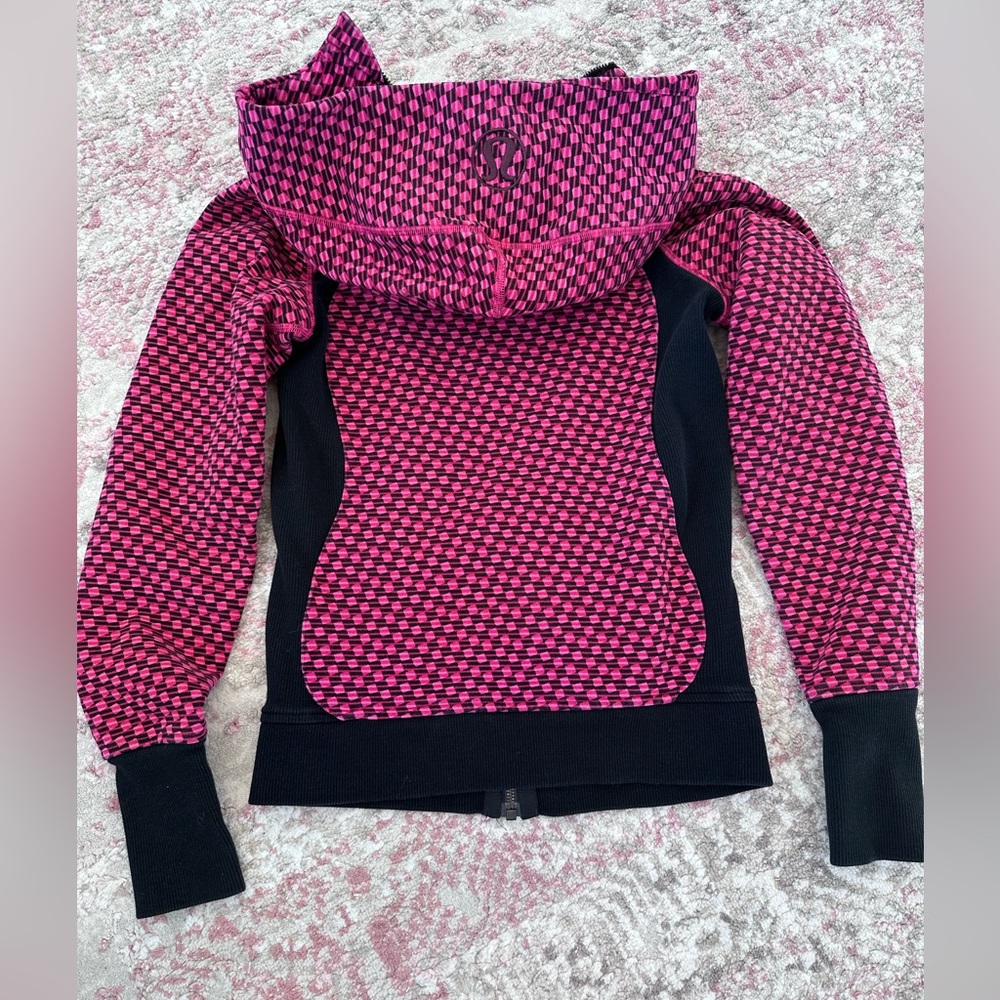 Lululemon sweatshirt